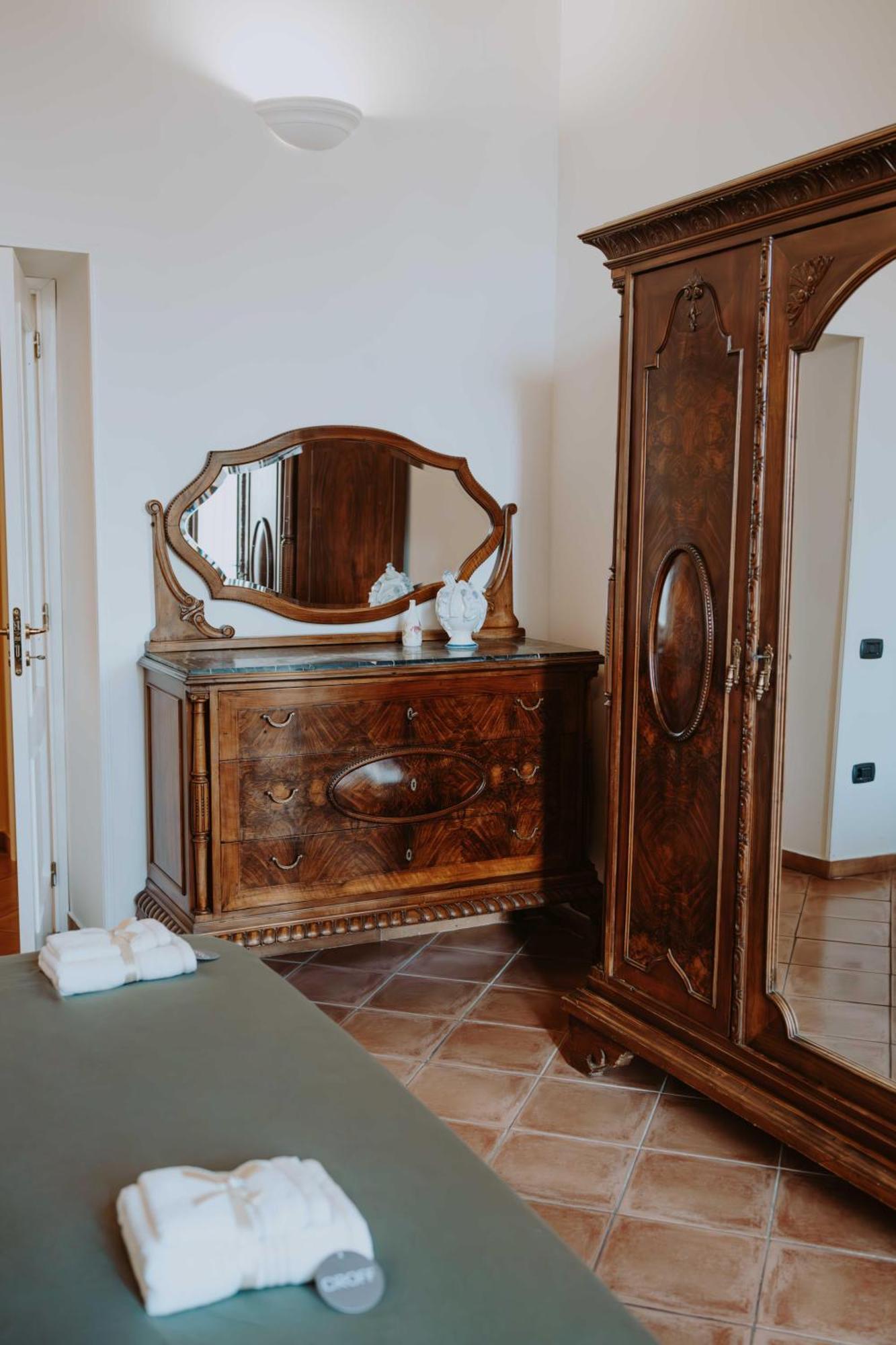 נאפולי San Gregorio Luxury Apartments מראה חיצוני תמונה
